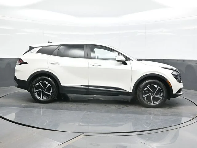 Used 2023 White Kia LX image 8
