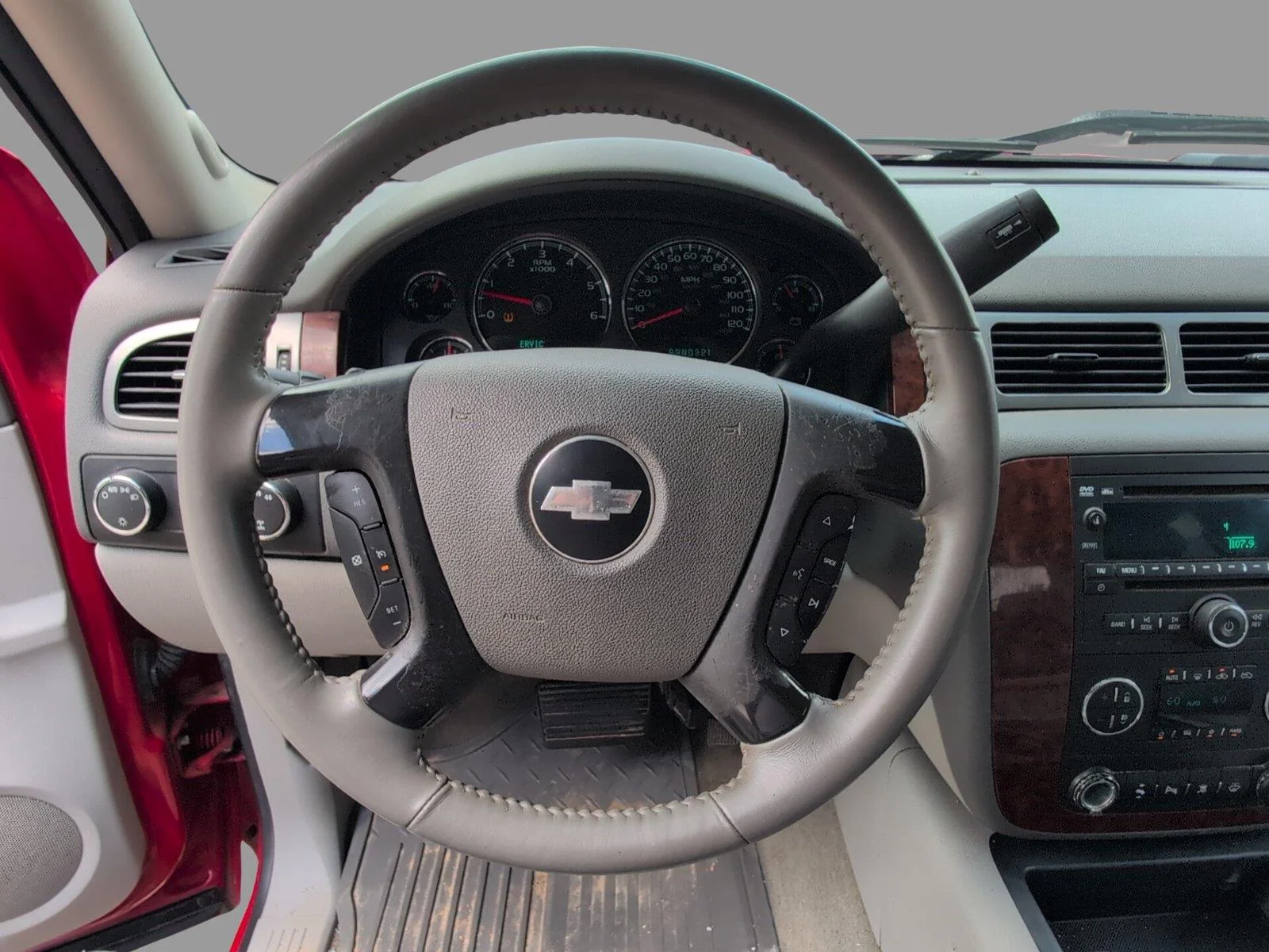 Used 2008 VICTORY RED Chevrolet LTZ image 28