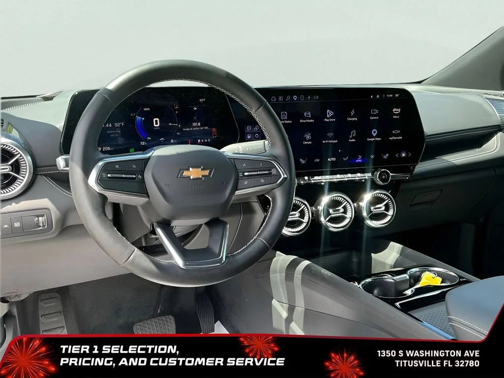 Used 2024 Summit White Chevrolet LT image 29