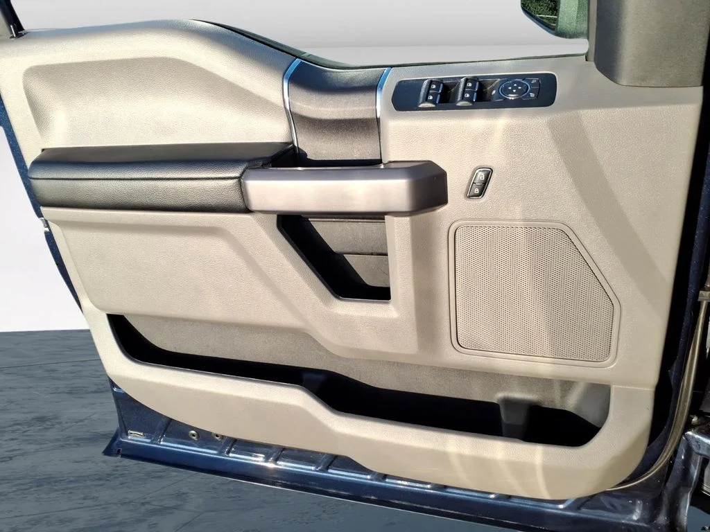Used 2019 Blue Ford XLT image 26