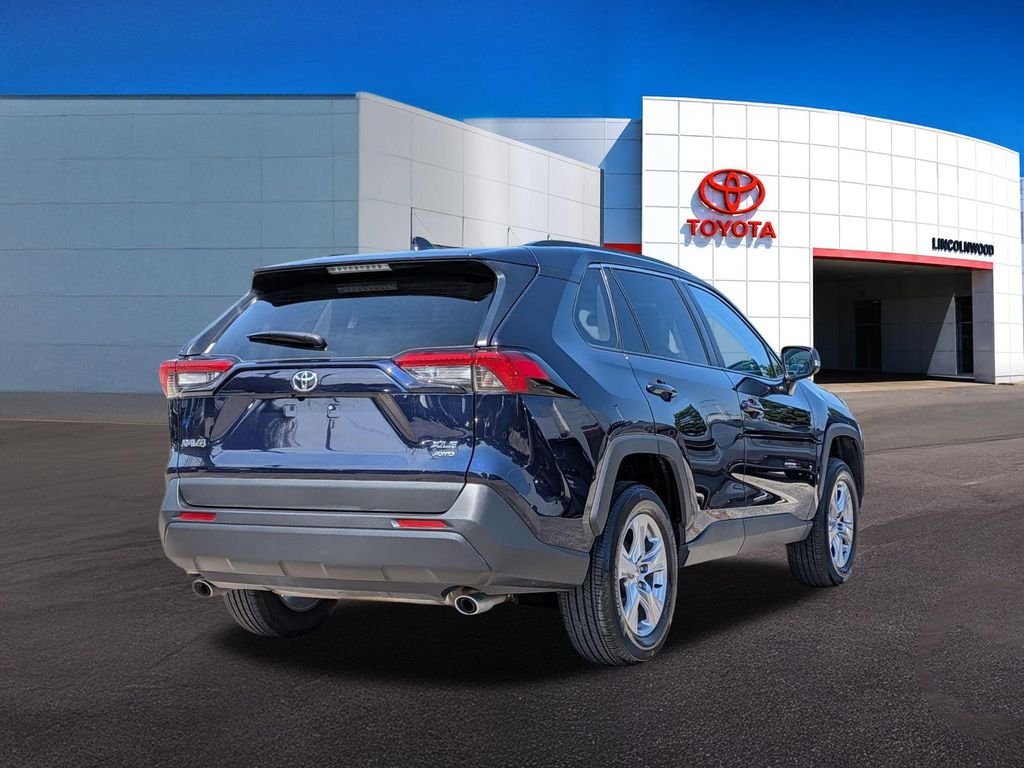 Used 2025  Toyota XLE image 10