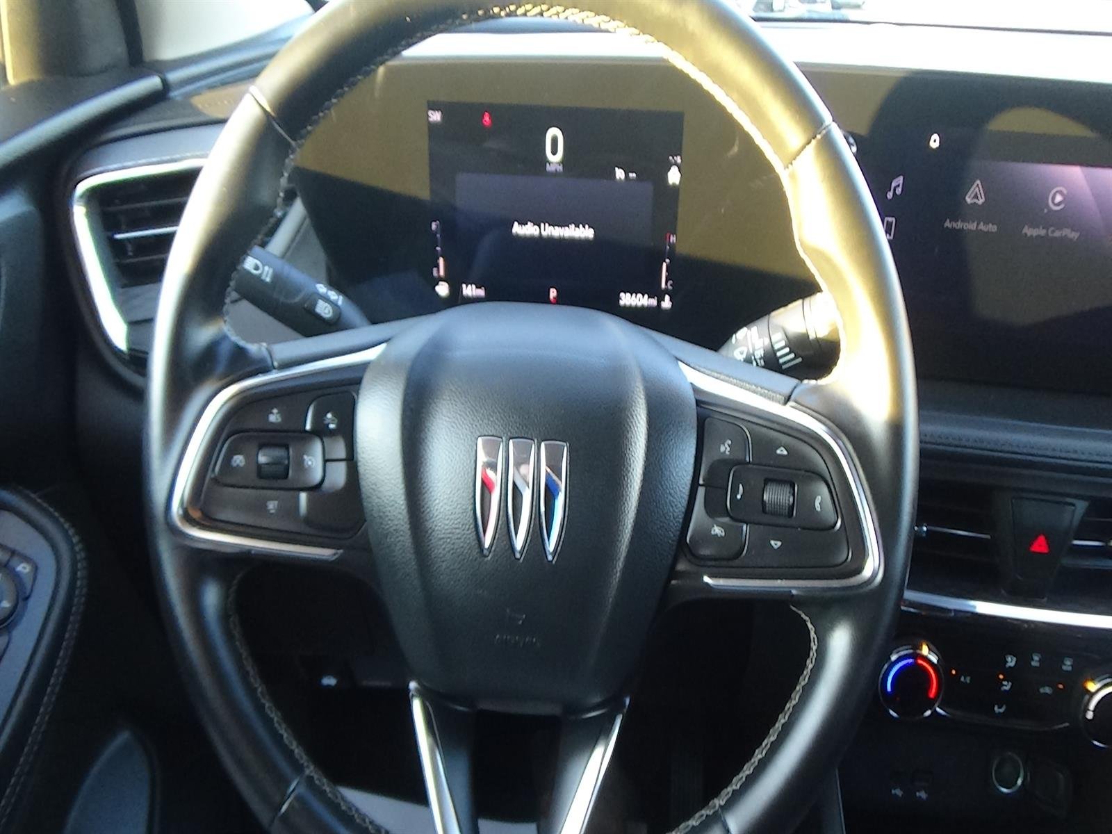 Used 2025 Summit White (gaz) Buick Preferred image 18
