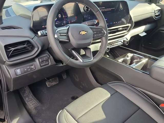 New 2026 Black Chevrolet LT - Extended Range image 19