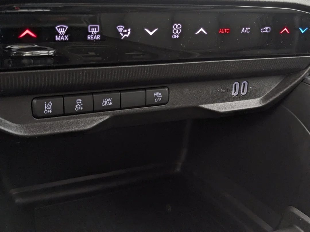 New 2026 Black Jeep Laredo - - 4x4 - 1.6L Turbo Hybrid - Adaptive Cruise - Active Lane Mgmt & More! image 20