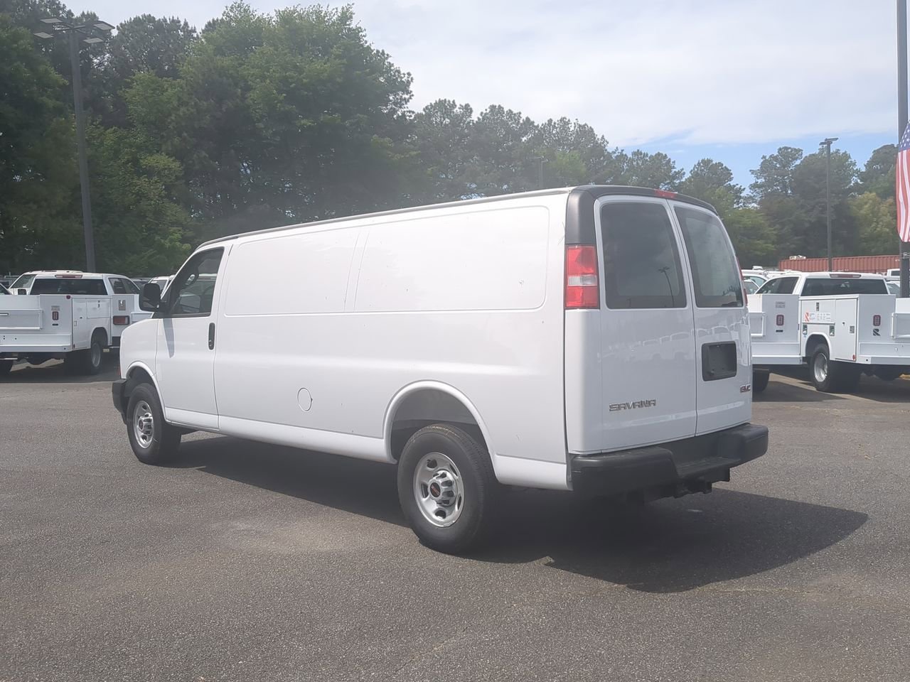 New 2025 Summit White GMC Work Van image 6