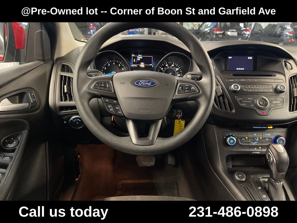 Used 2015 Red Ford SE image 17