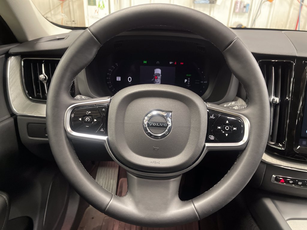 Used 2025 Crystal White Volvo T8 Plus image 20