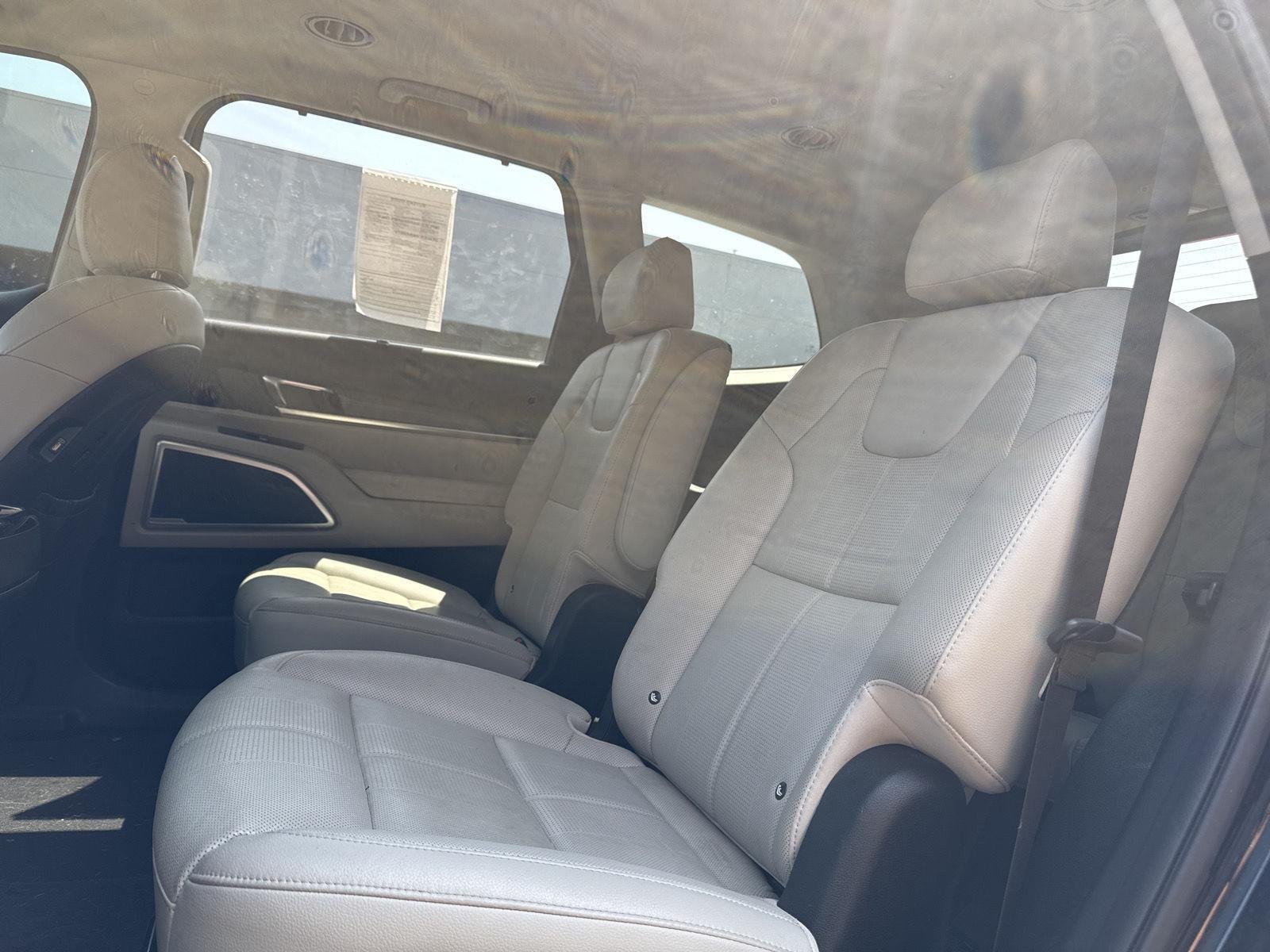 Used 2021 Ebony Black Kia EX image 8