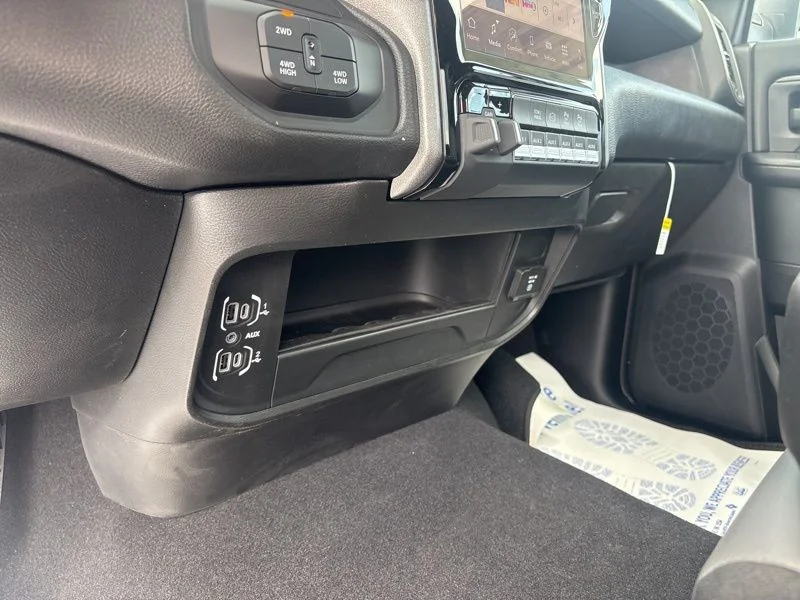 2025 RAM 2500 Tradesman - Photo 24