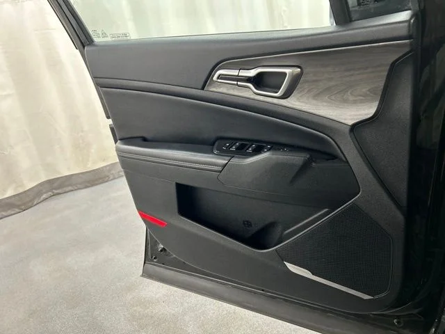 Used 2023 Black Kia X-Line image 20