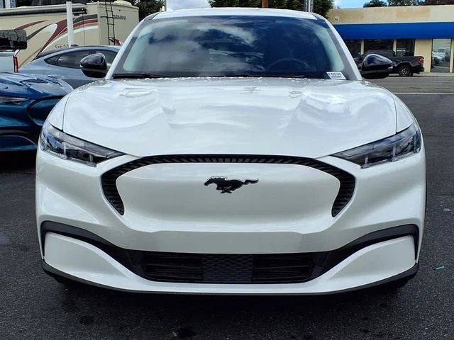 New 2026 Star White Metallic Tri-coat Ford Select image 2