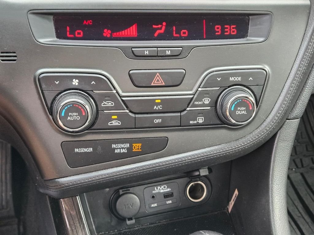 Used 2012 Silver Kia EX image 27