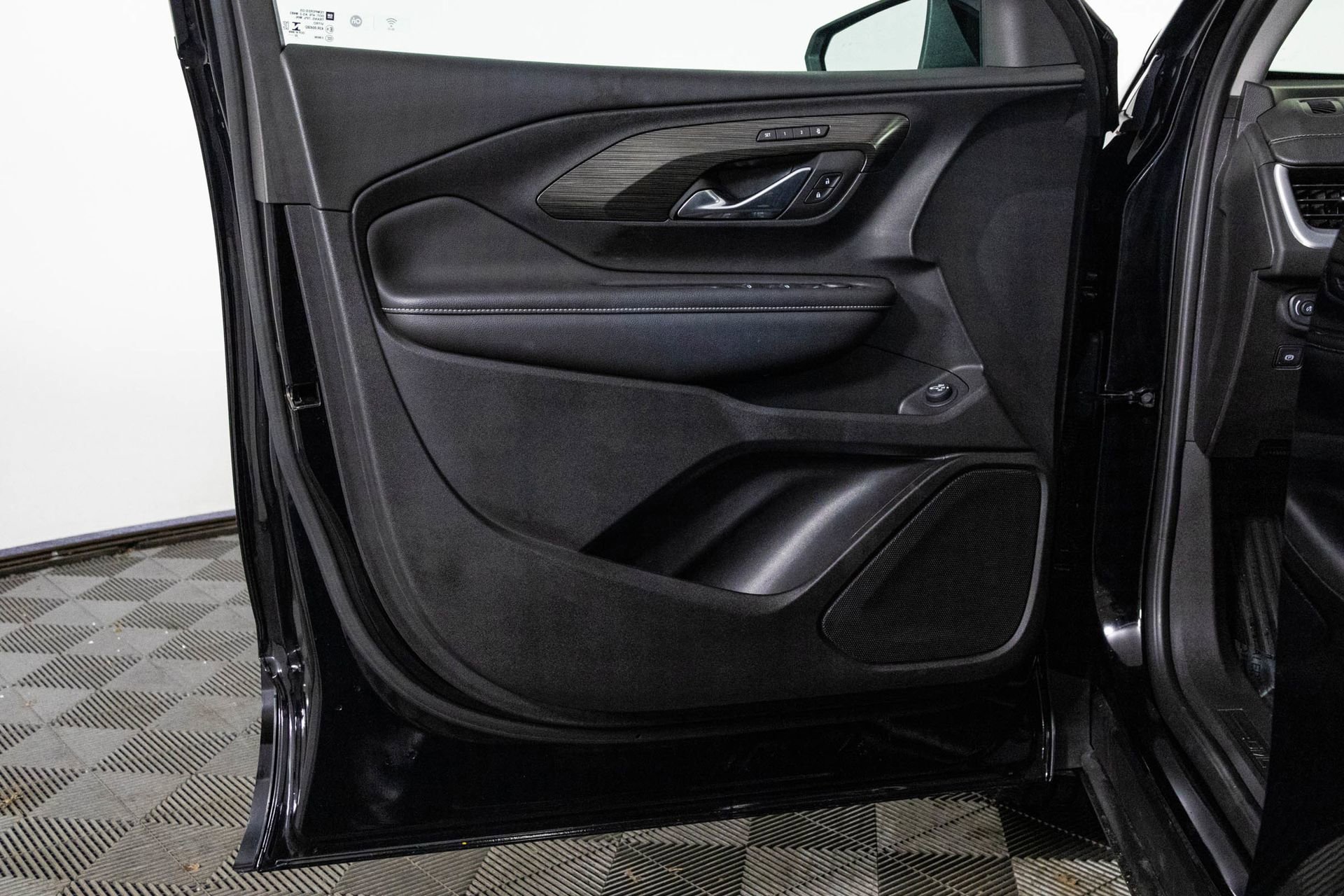 2023 GMC TERRAIN - Image 31