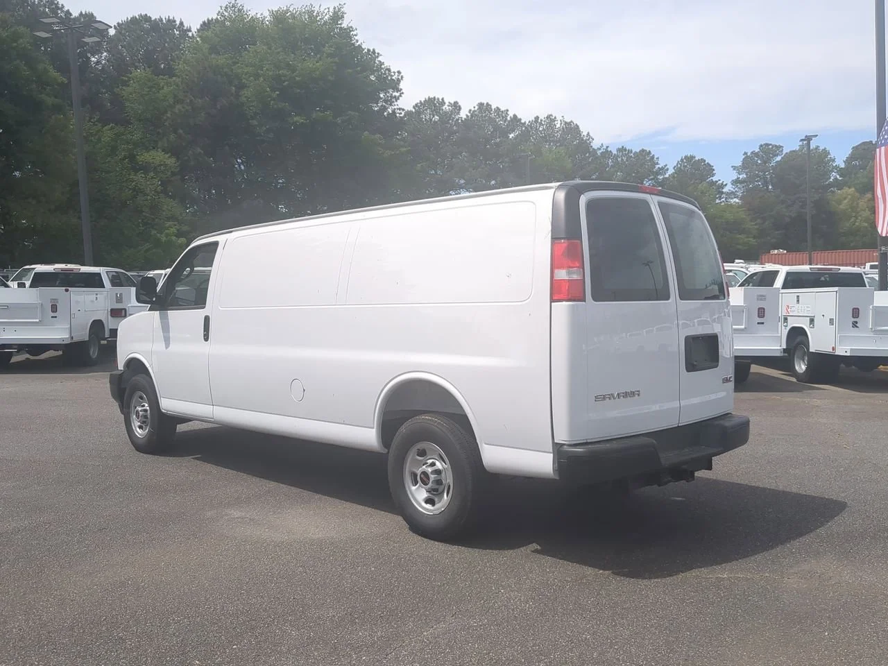 New 2025 Summit White GMC Work Van image 6