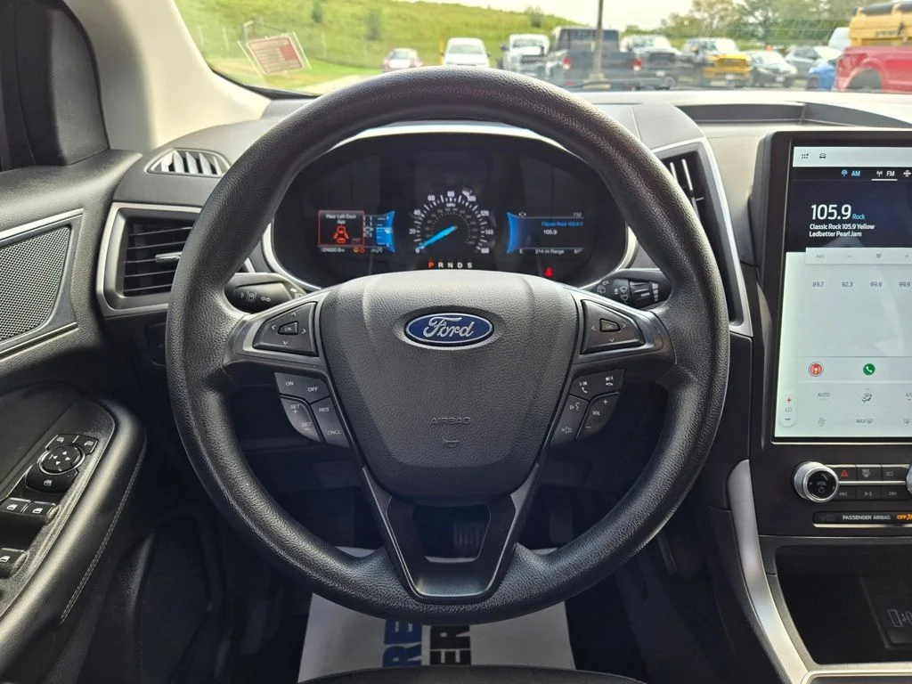 Used 2021 Blue Ford SE image 18