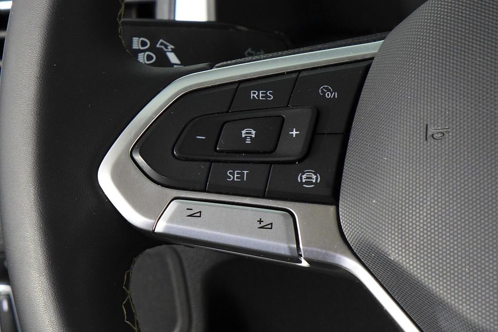 2023 Volkswagen Atlas SE w/Tech - Photo 30