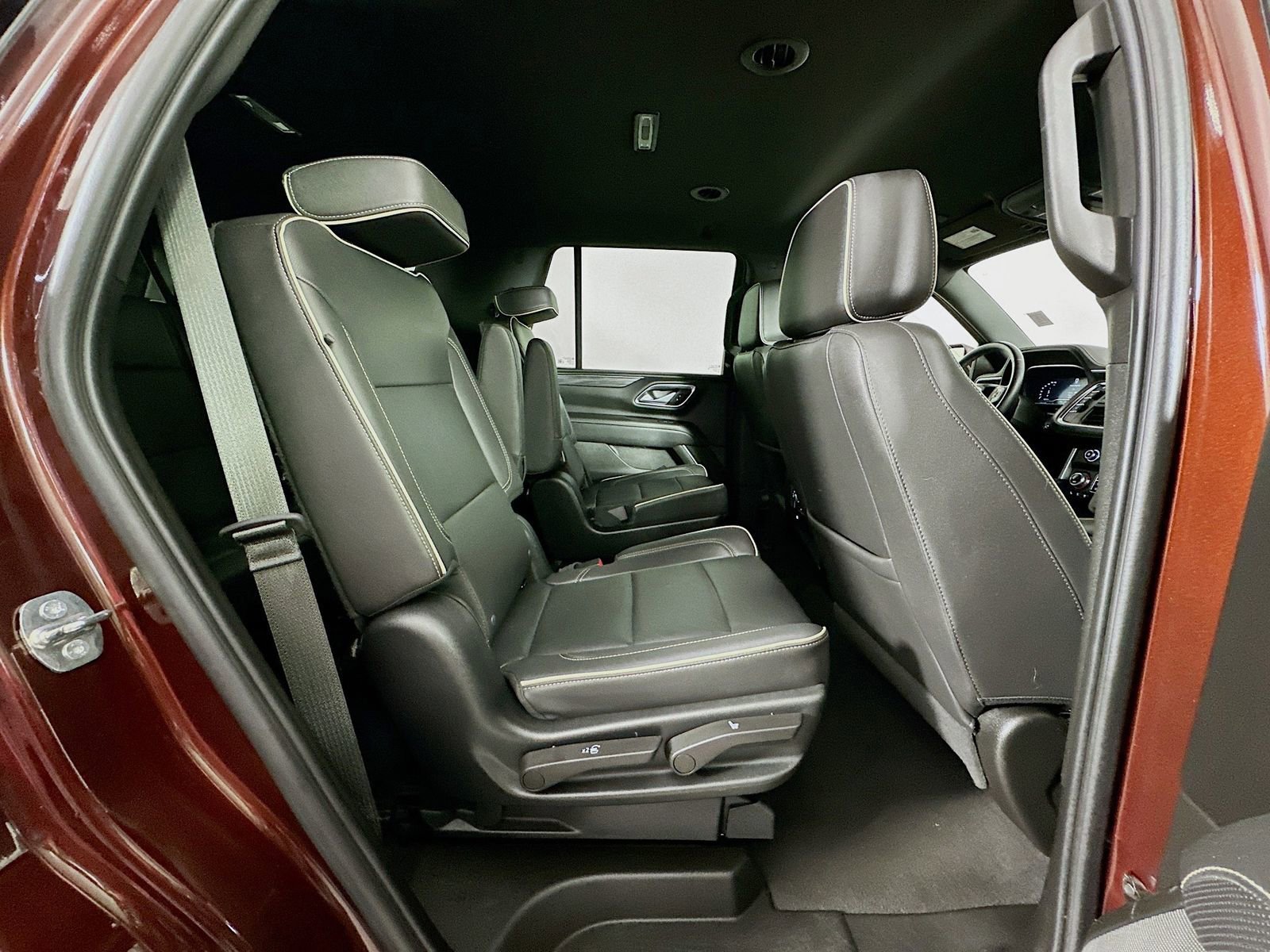 2023 GMC Yukon SLT - Photo 31