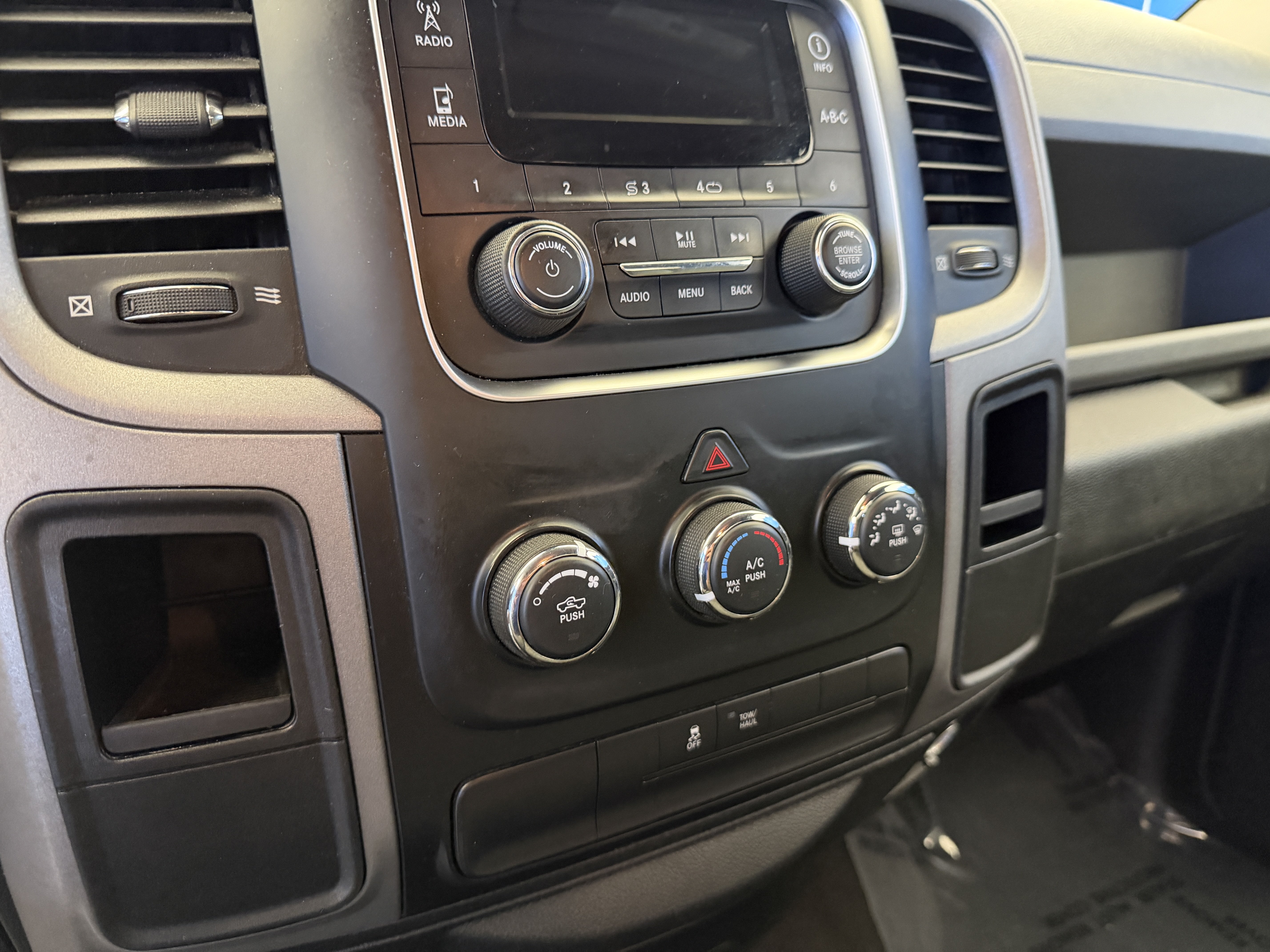 Used 2013 Mineral Gray Metallic Ram Tradesman image 19