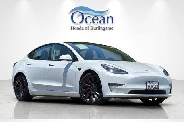 Used 2022  Tesla Performance image 2
