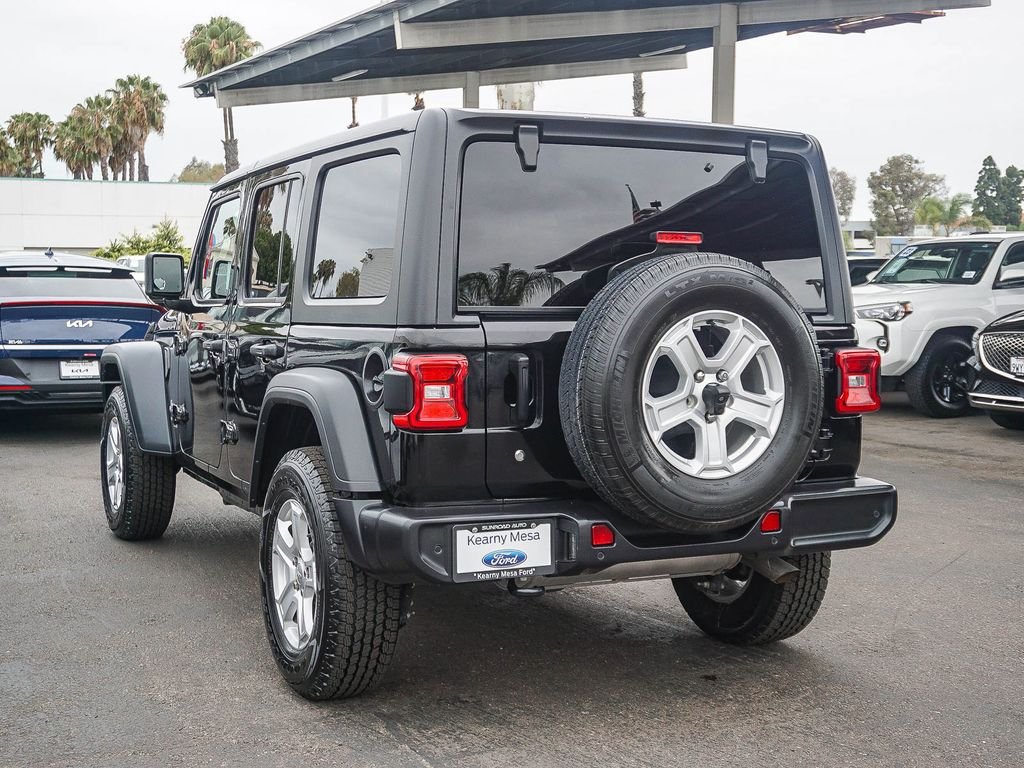 Used 2018 Black Jeep Unlimited Rubicon image 5