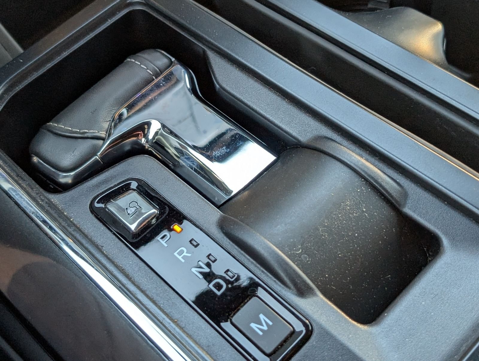 Used 2023 Oxford White Ford Lariat image 25