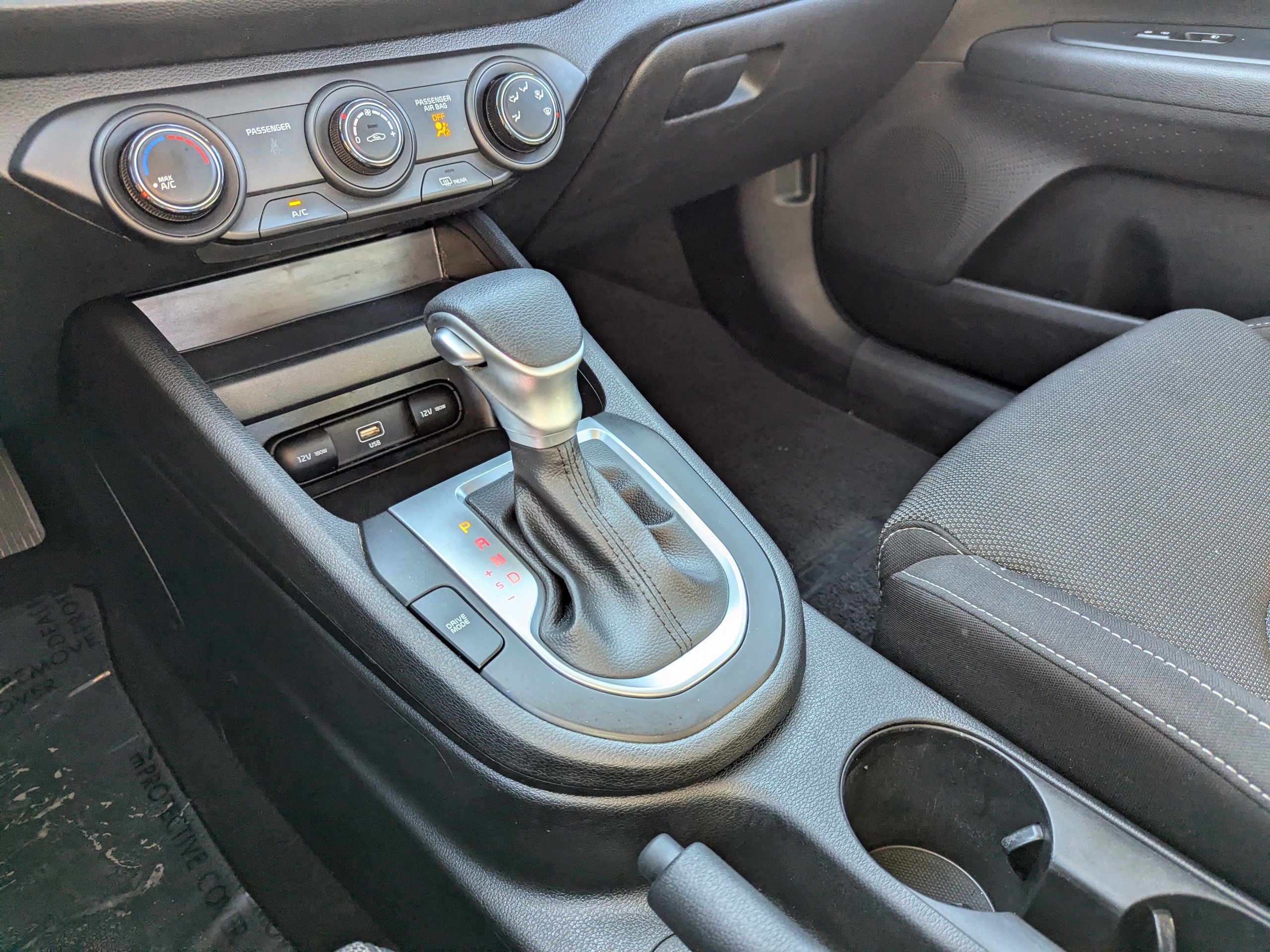 2023 Kia Forte LXS - Photo 24