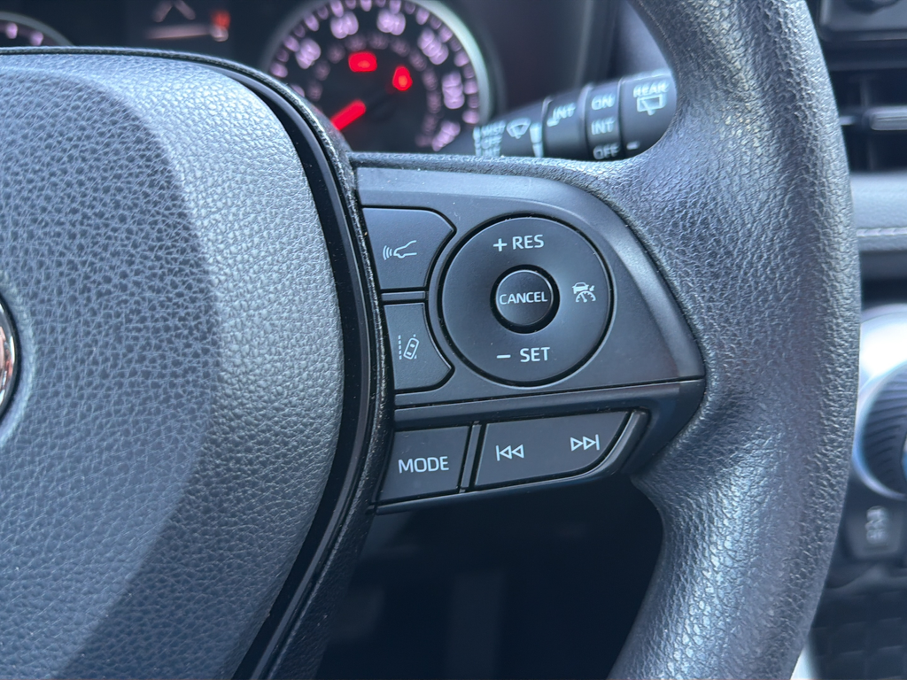 Used 2020 Silver Toyota XLE image 37