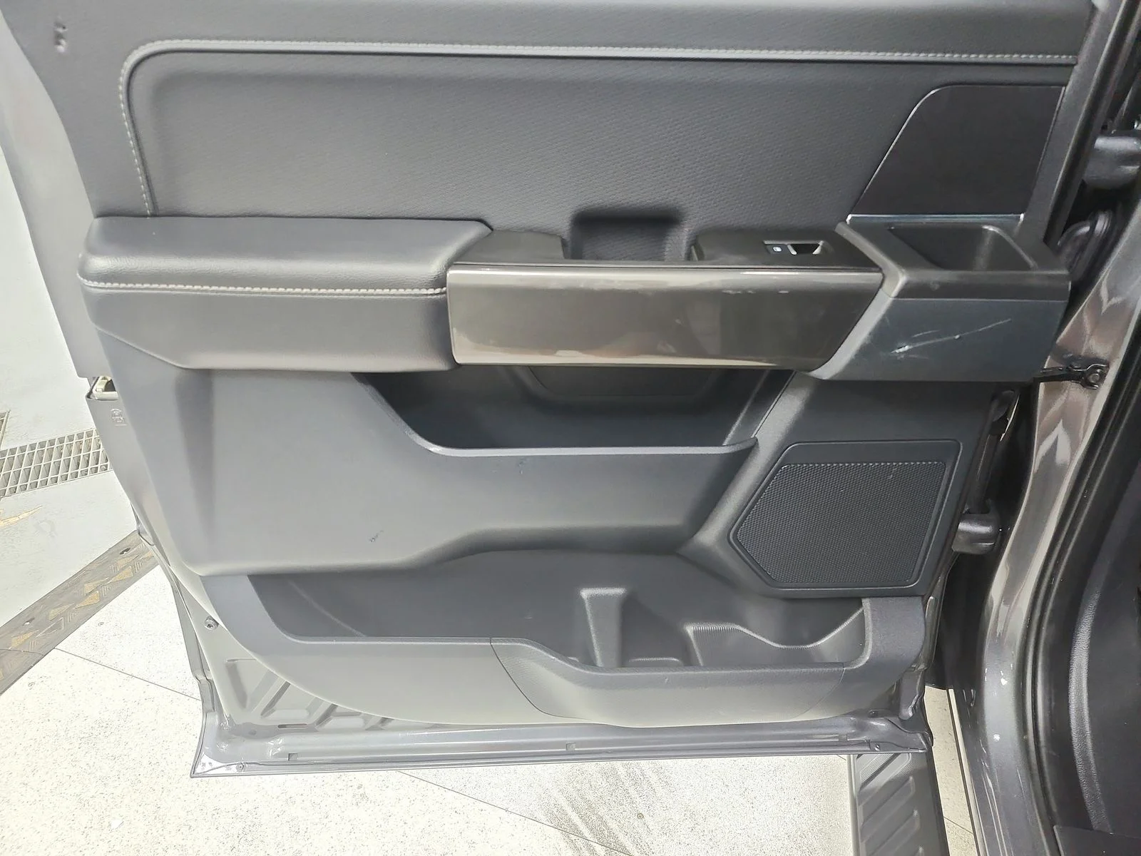 Used 2023 Gray Metallic Ford XLT image 37