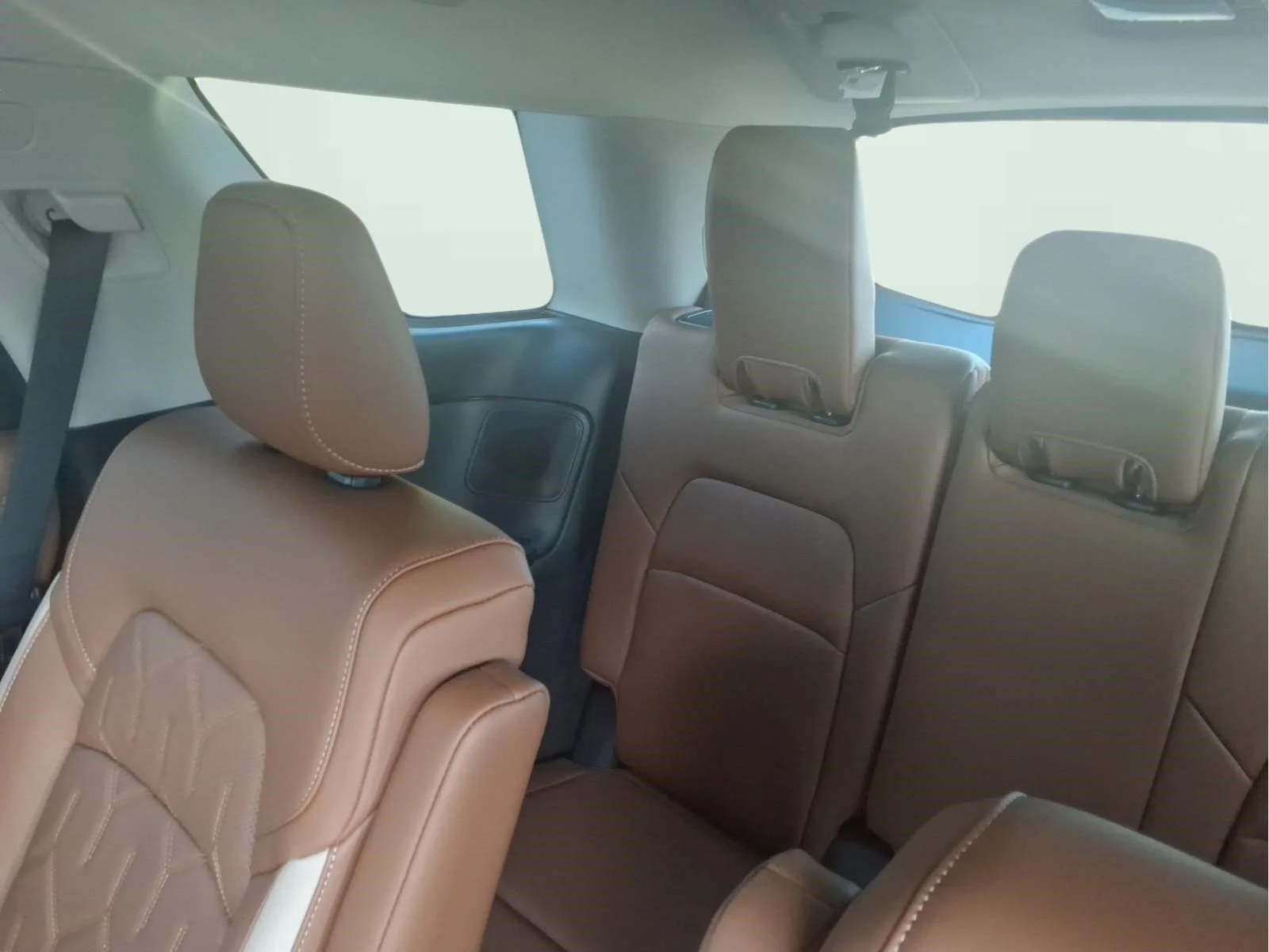 New 2026 Everest White Pearl TriCoat Nissan Platinum image 9