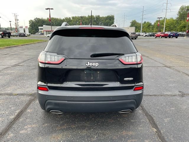 Used 2021 Black Jeep Latitude Lux image 4