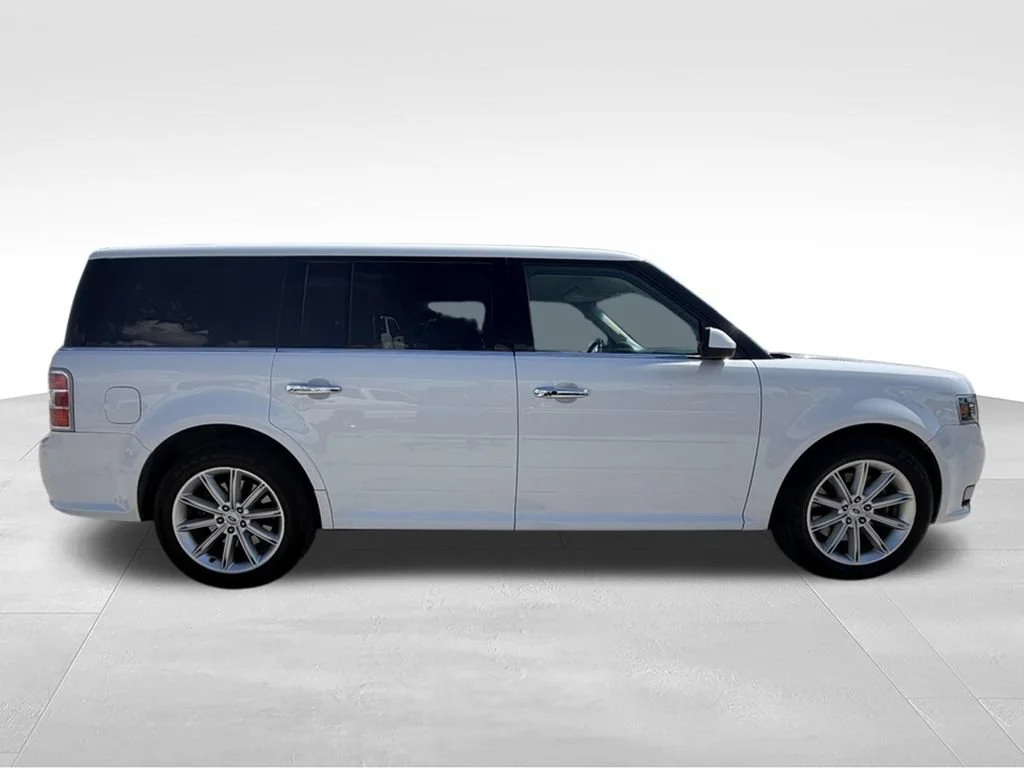 Used 2019 White Ford Limited image 6
