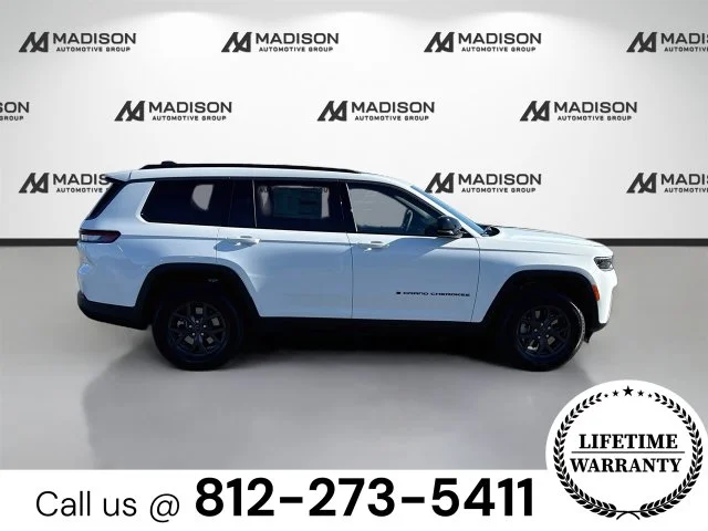 New 2027 White Jeep Laredo Altitude image 4