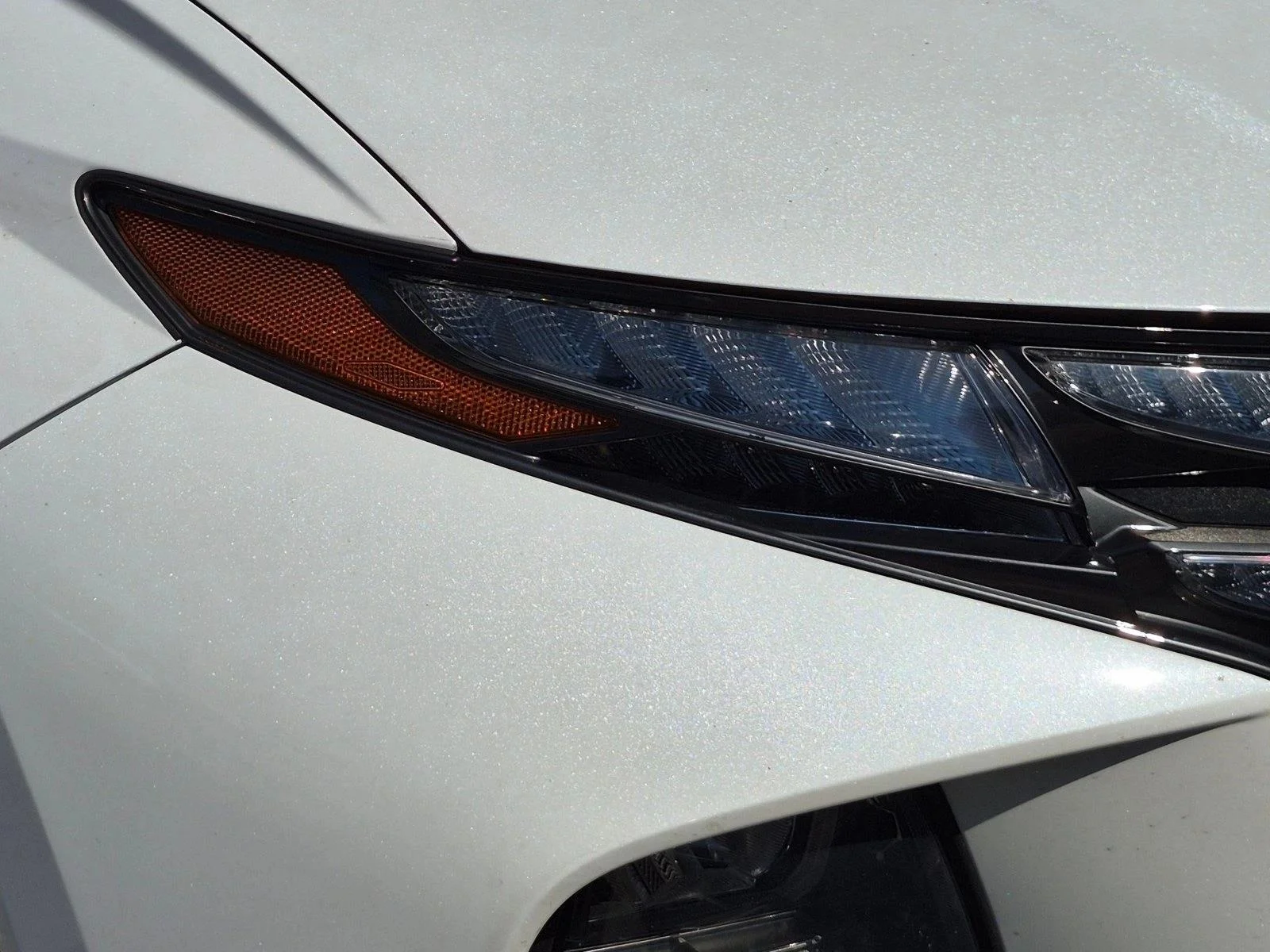 Used 2022 Quartz White Hyundai SE image 4