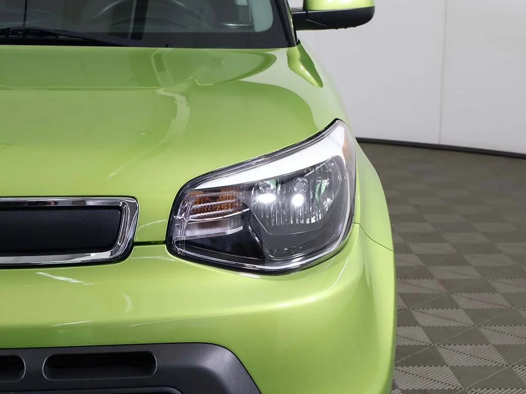 Used 2015 Green Kia Base image 11