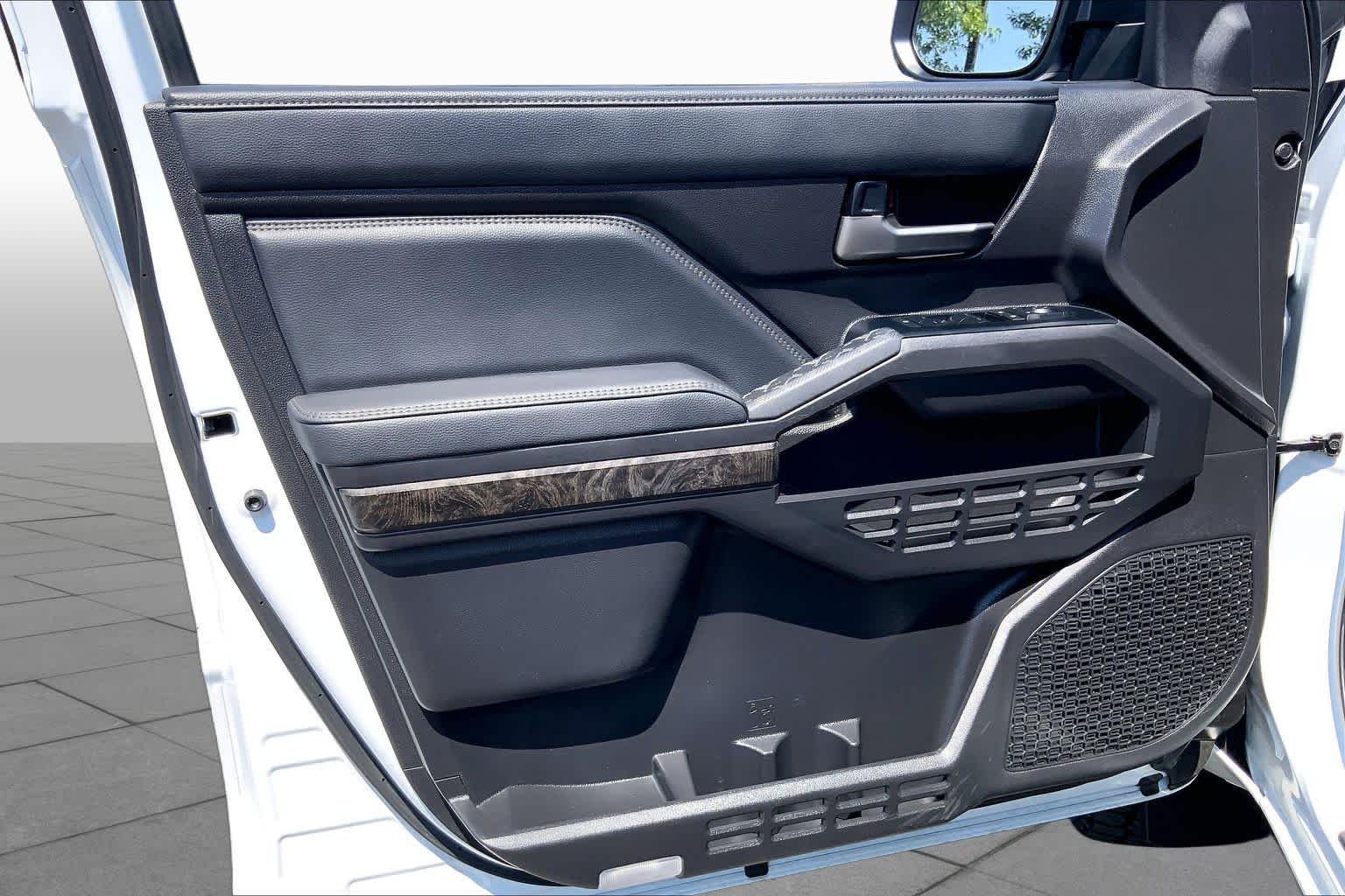 Used 2025 Wind Chill Pearl Toyota Limited image 19