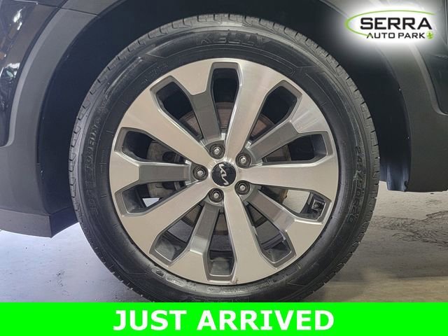 Used 2022 Black Kia S image 9