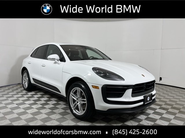 2023 Porsche Macan Base