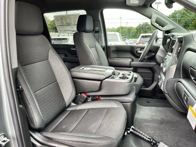 2026 Chevrolet Silverado 2500 HD photo 32 of 40