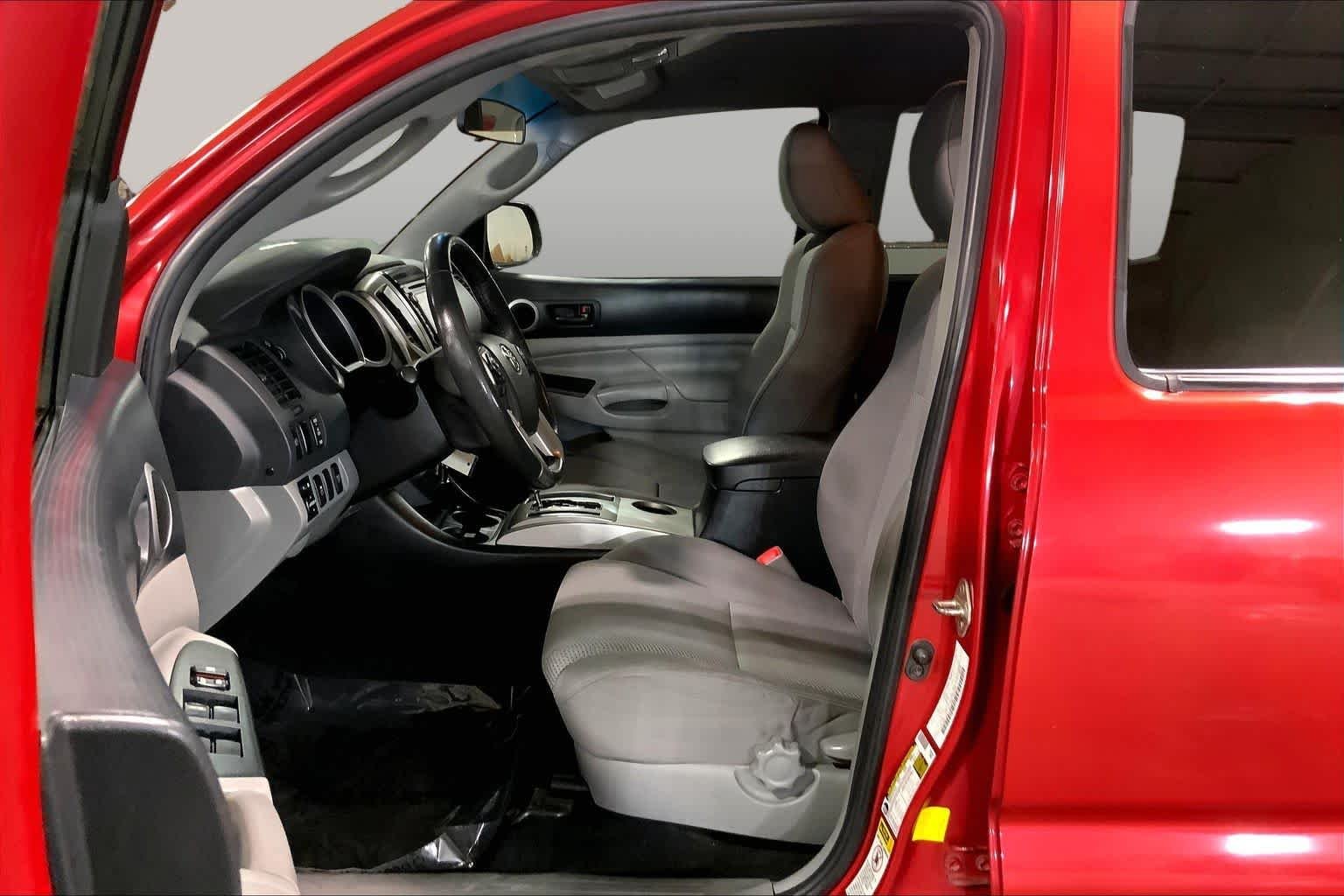 Used 2015 Barcelona Red Metallic Toyota  image 8