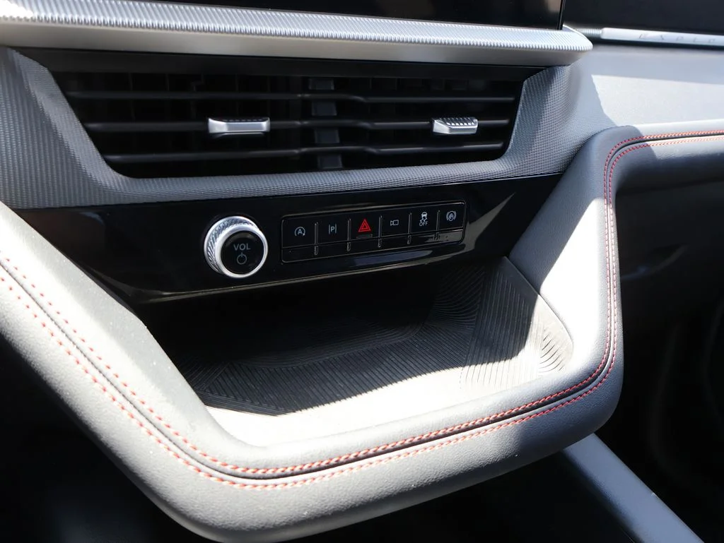 Used 2025 Gray Ford ST-Line image 39
