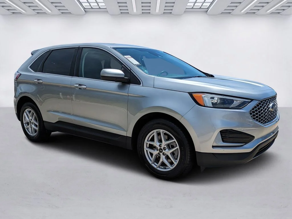 Used 2024 Silver Ford SEL image 1