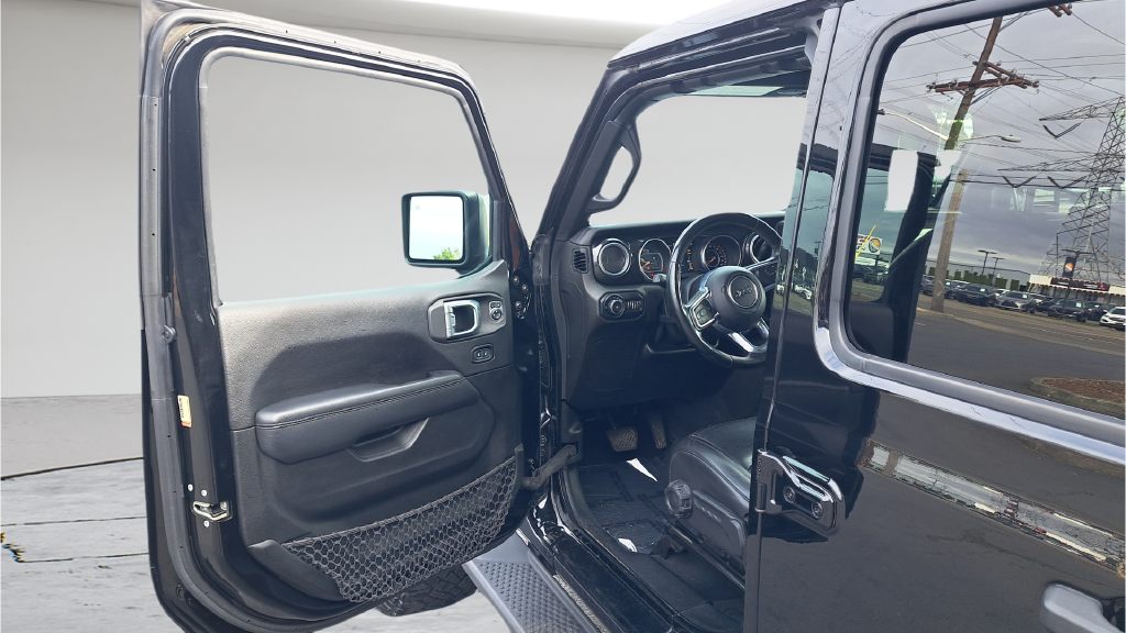 Used 2020 Black Jeep Unlimited Sahara Altitude image 9