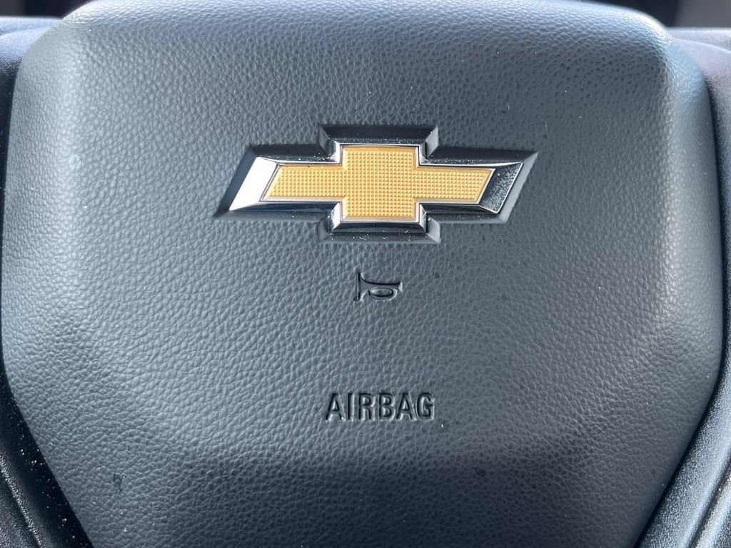 Used 2025 White Chevrolet Custom image 5