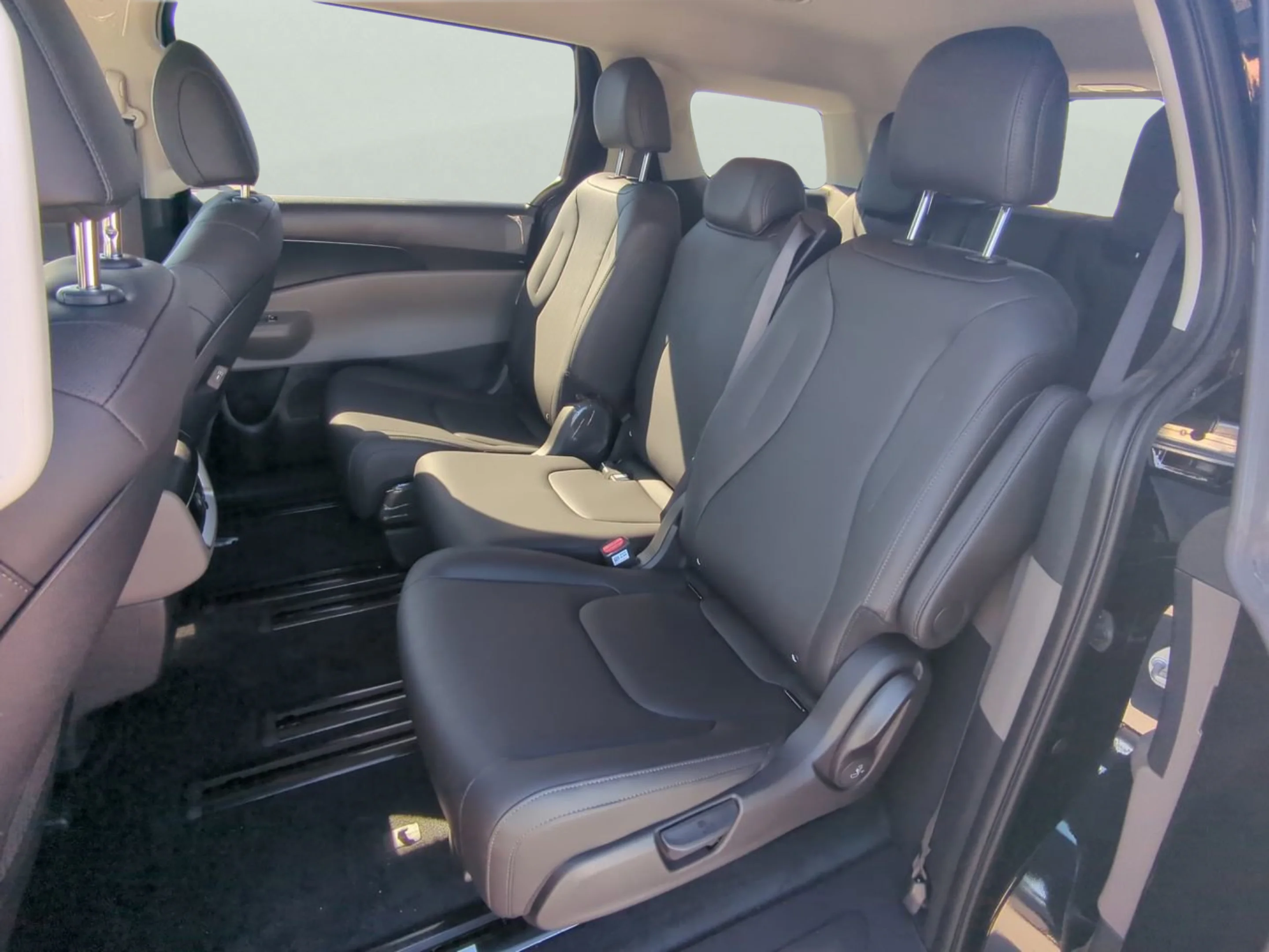 New 2026 Aurora Black Pearl Kia LXS image 15