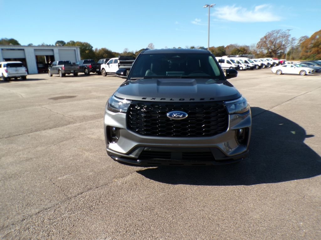 New 2026 Carbonized Gray Metallic Ford ST-Line image 2