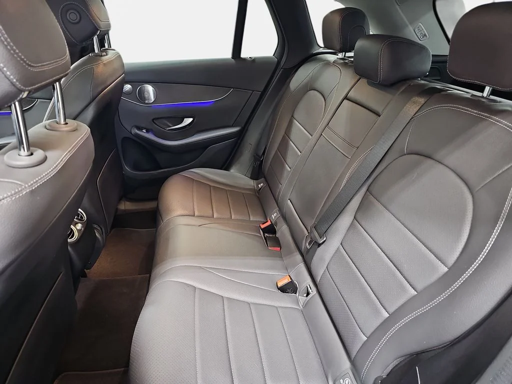 Used 2020  Mercedes-Benz GLC 300 image 12