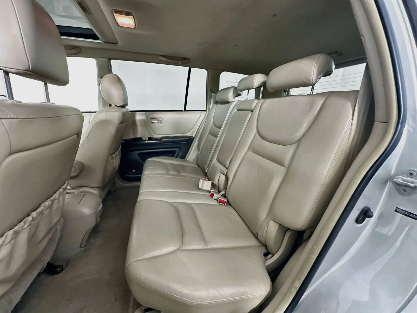 Used 2003 Millennium Silver Metallic Toyota Limited image 23