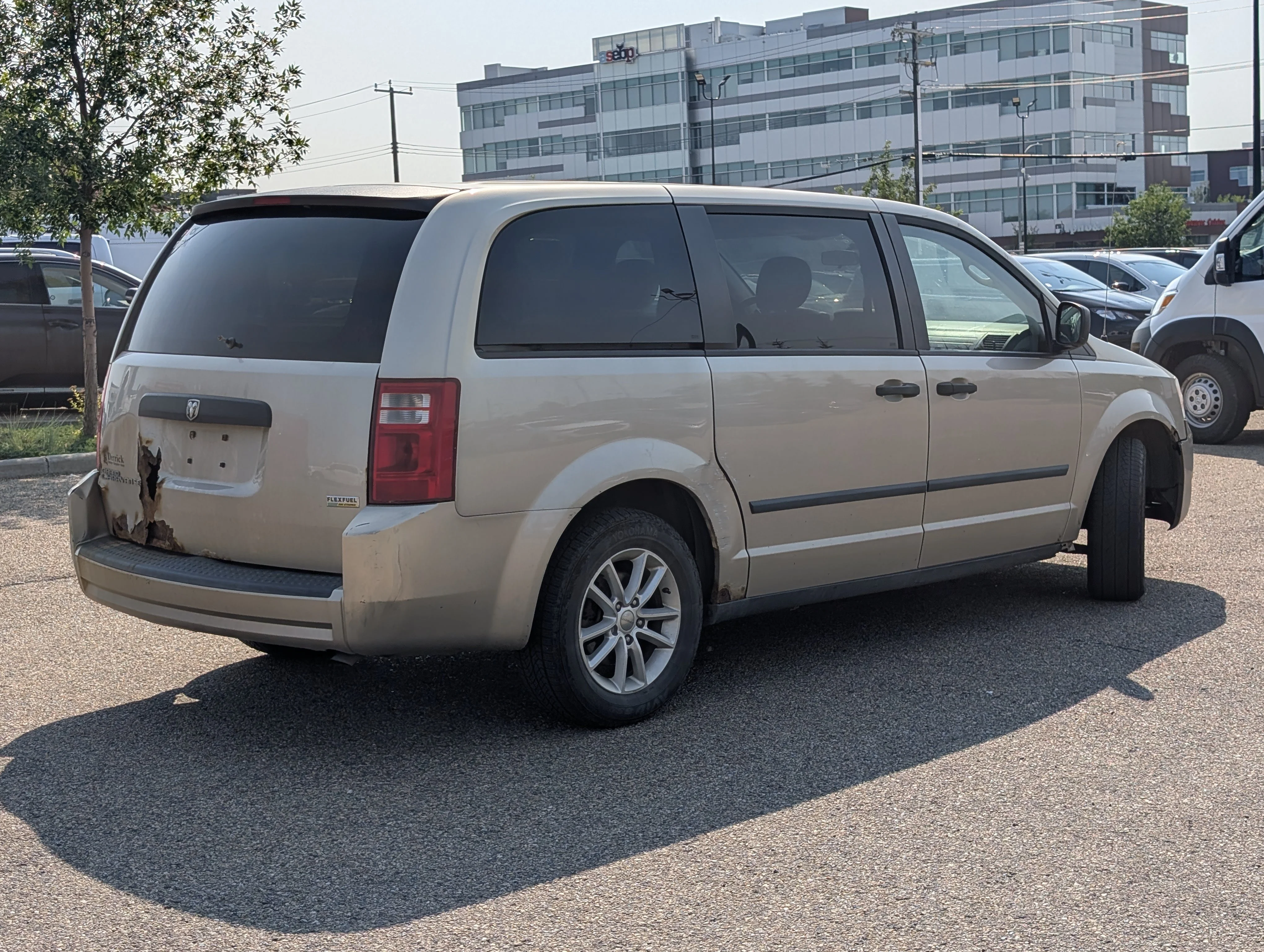 Used 2008 Light Sandstone Metallic Dodge SE image 4
