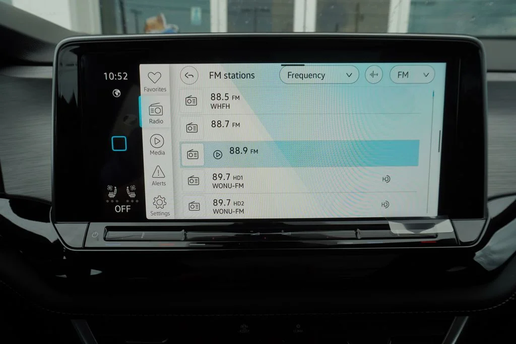 New 2026 Black Volkswagen SE w/Technology image 16