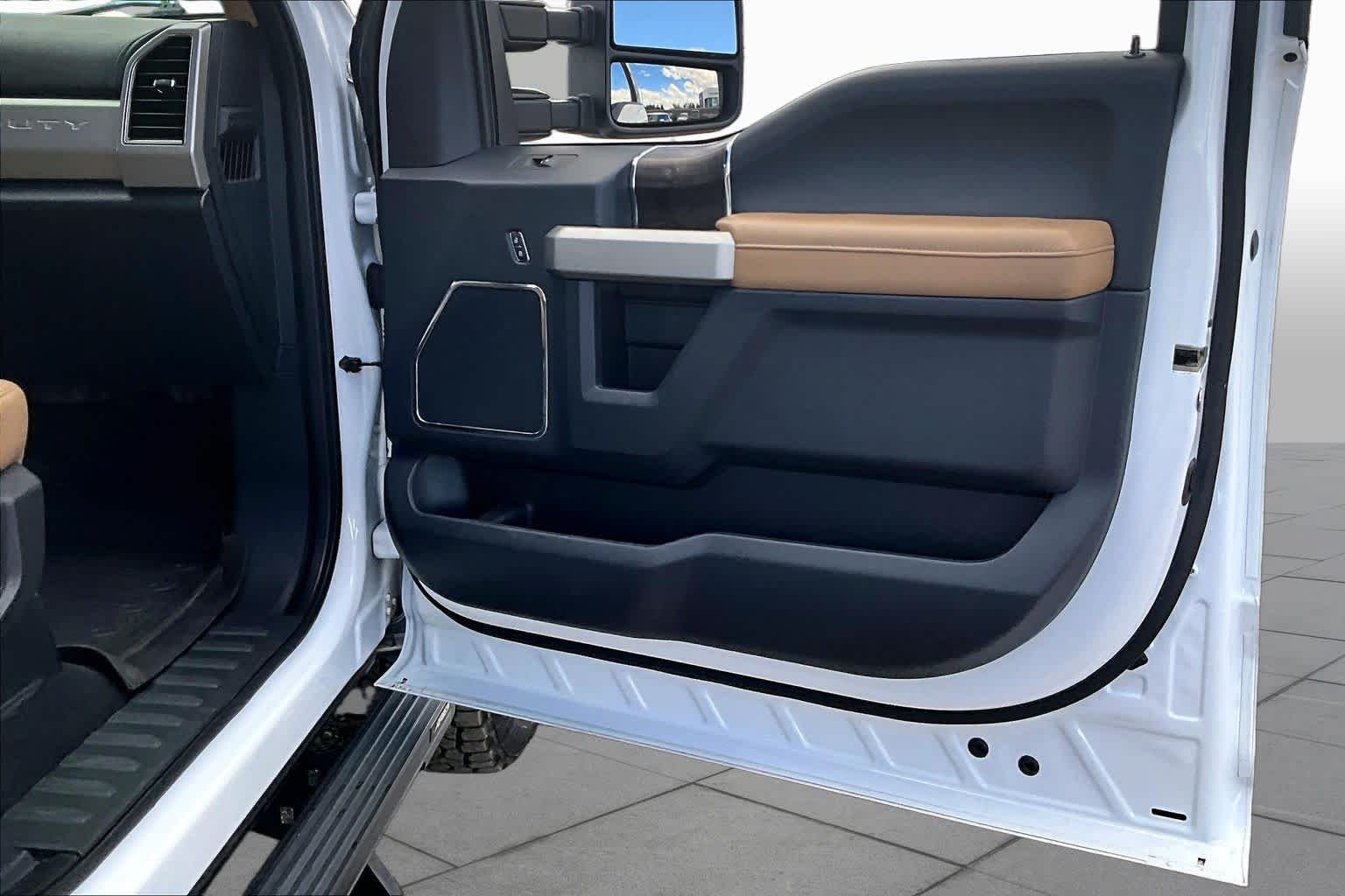 Used 2022 Oxford White Ford LARIAT image 20